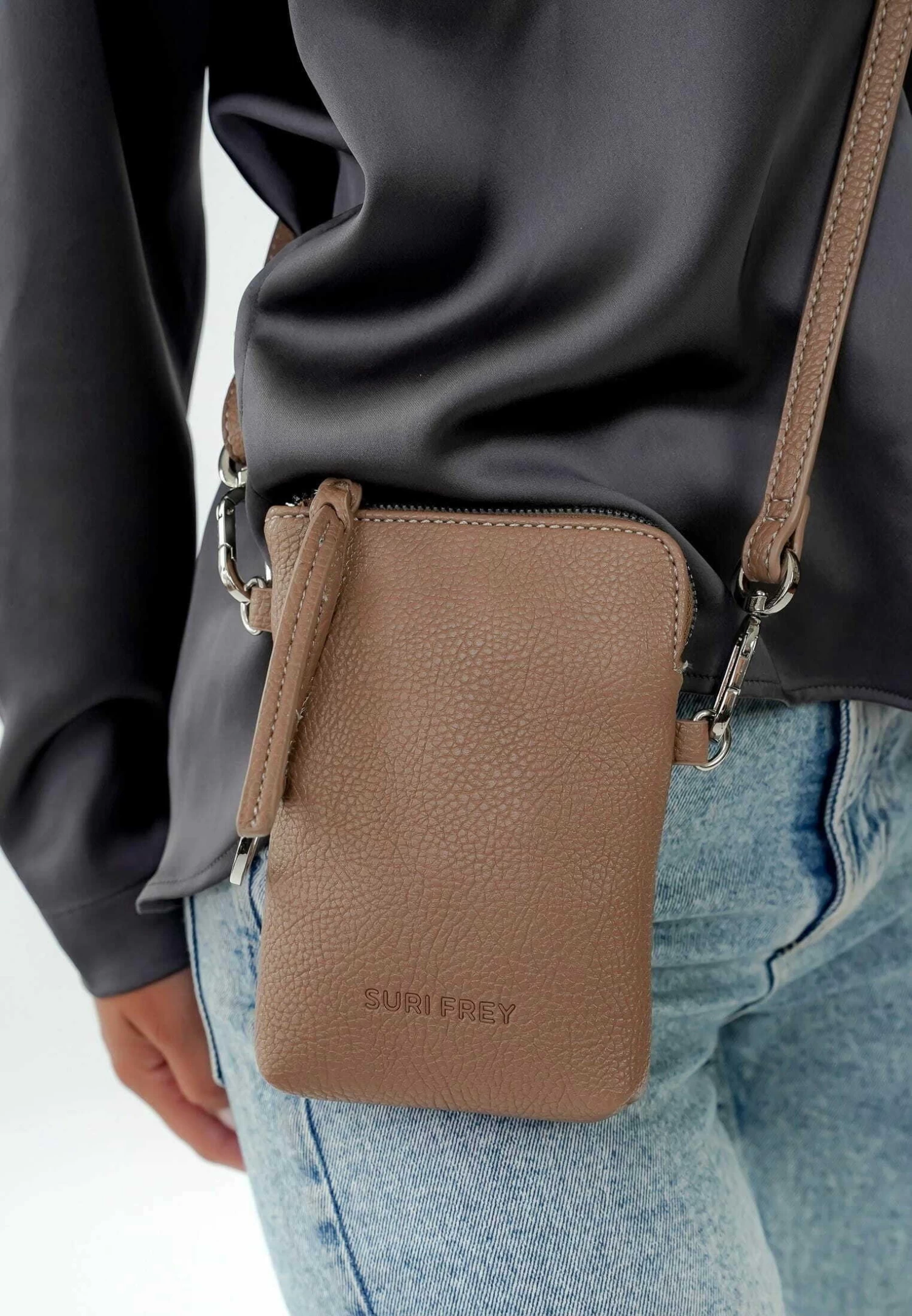 Suri Frey Debby - Telefoonhoesje - Darktaupe 5 Suri Frey Debby - Telefoonhoesje - Darktaupe - Afbeelding 3