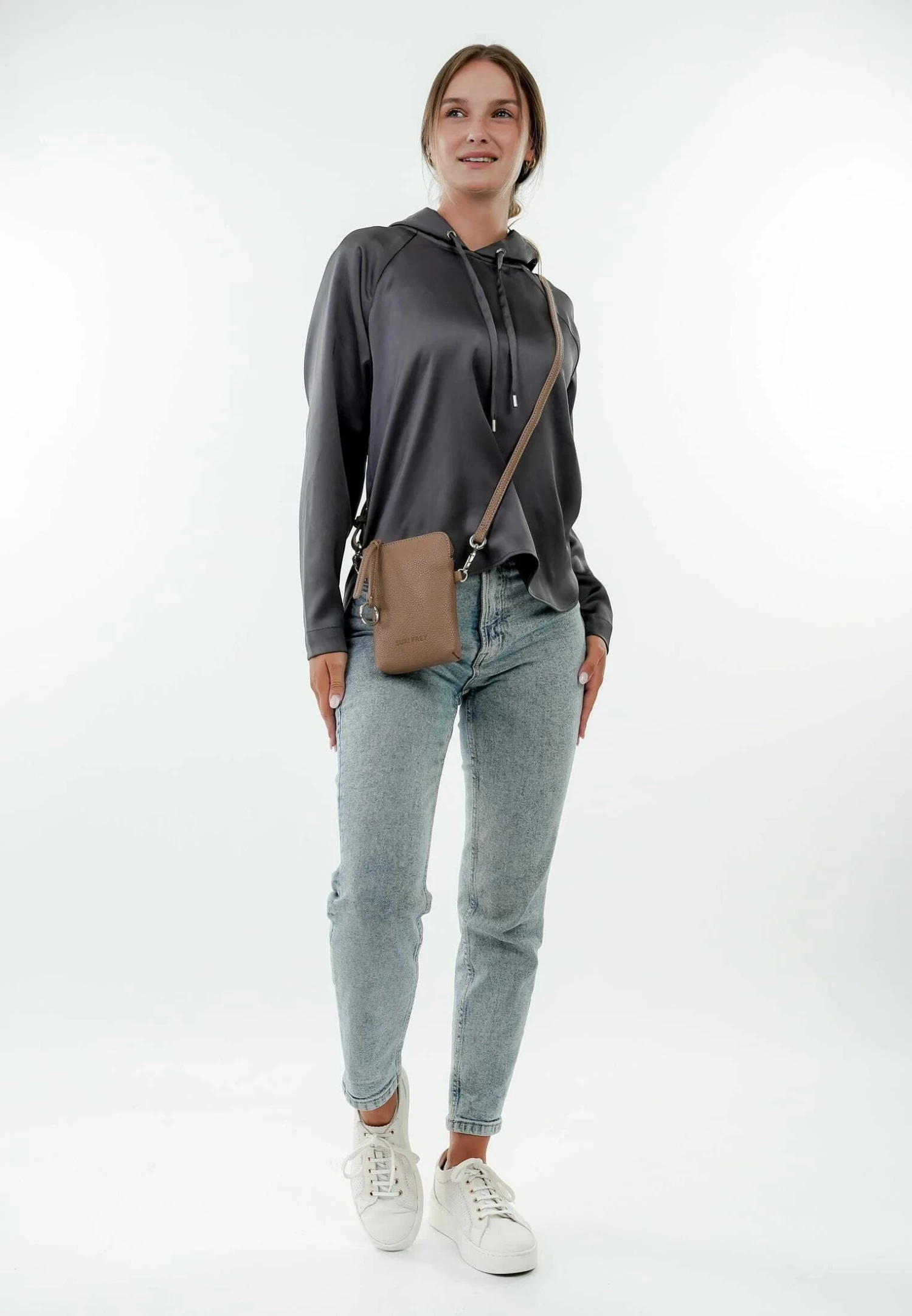 Suri Frey Debby - Telefoonhoesje - Darktaupe 3 Suri Frey Debby - Telefoonhoesje - Darktaupe