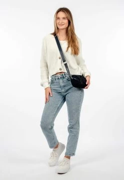 Suri Frey -Suri Frey c9bd803dfd37470f8ed2185f6d16b4c5